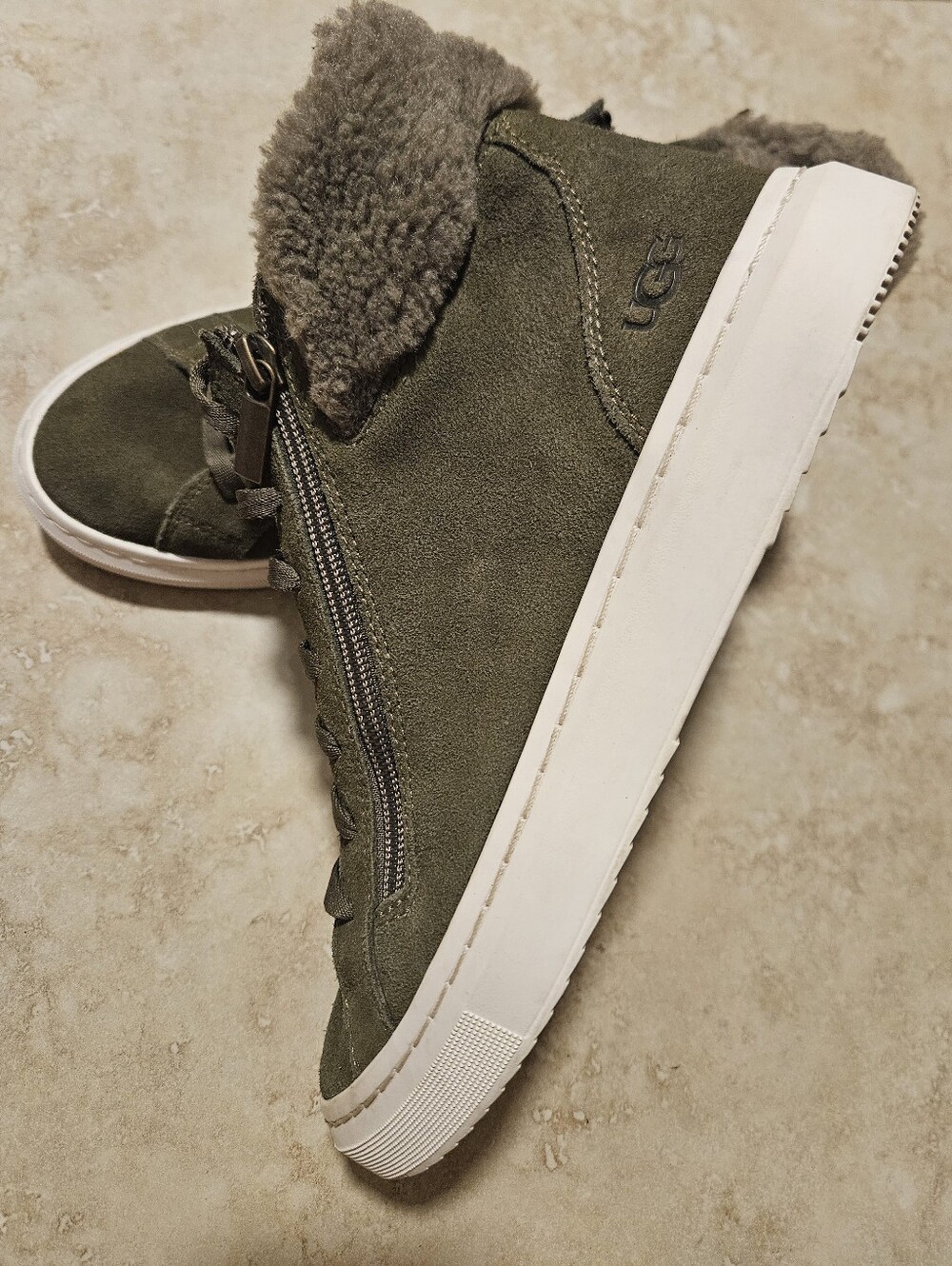 UGG Alameda Mid Zip Boot Sneaker Burnt Olive Suede Shearling Size 7.5